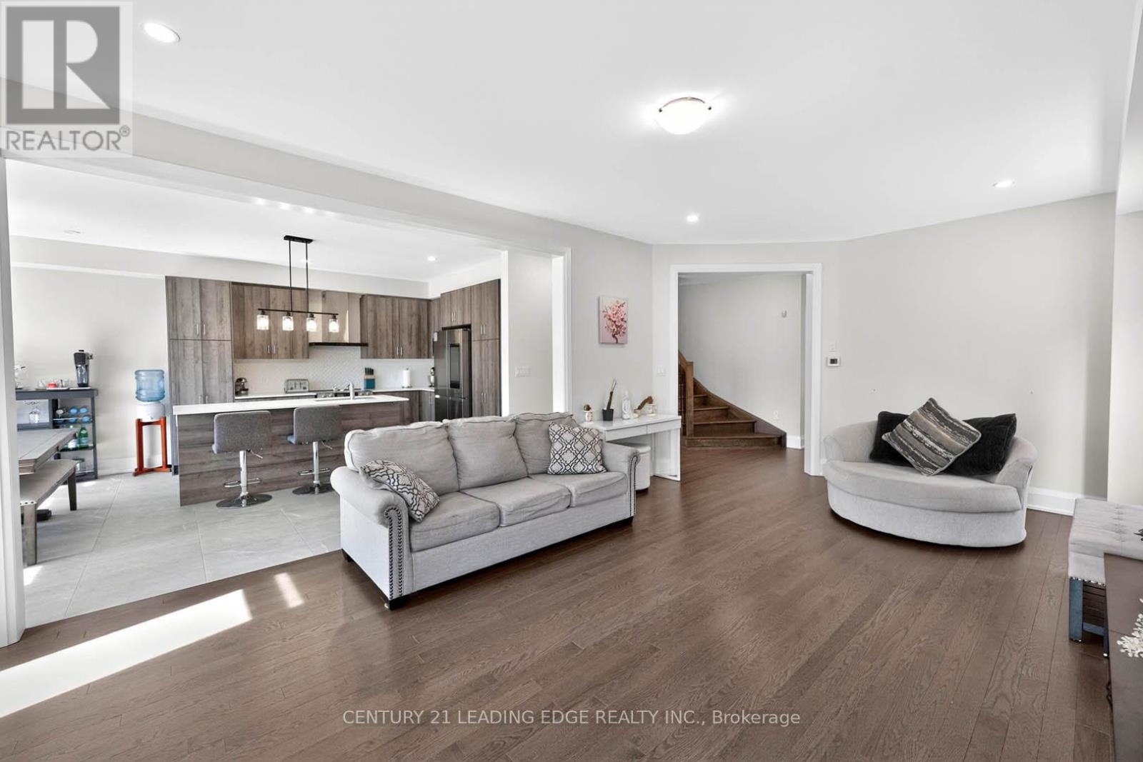 235 Ferragine Crescent, Bradford West Gwillimbury, Ontario  L3Z 4K1 - Photo 10 - N12980104