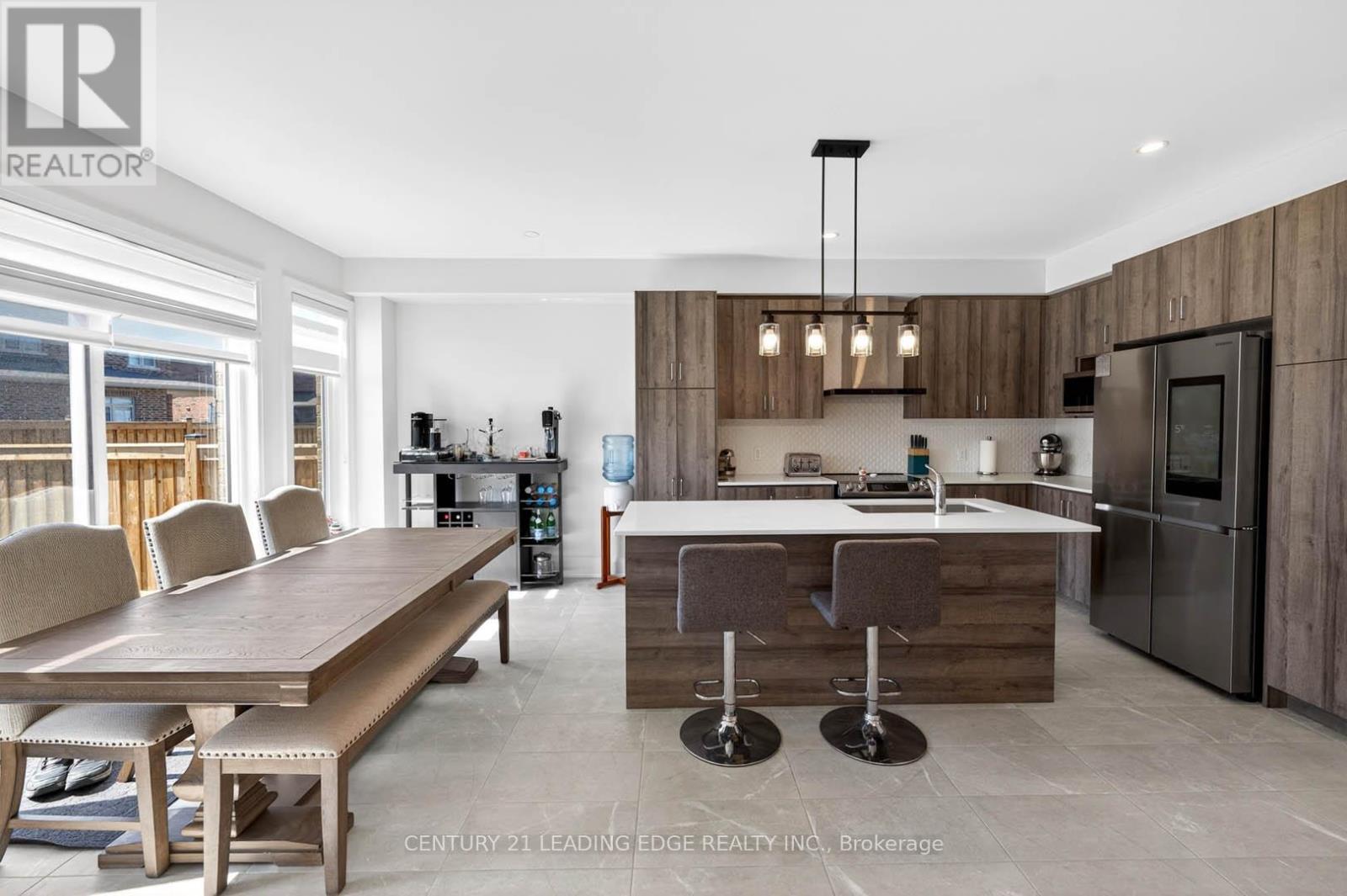 235 Ferragine Crescent, Bradford West Gwillimbury, Ontario  L3Z 4K1 - Photo 11 - N12980104