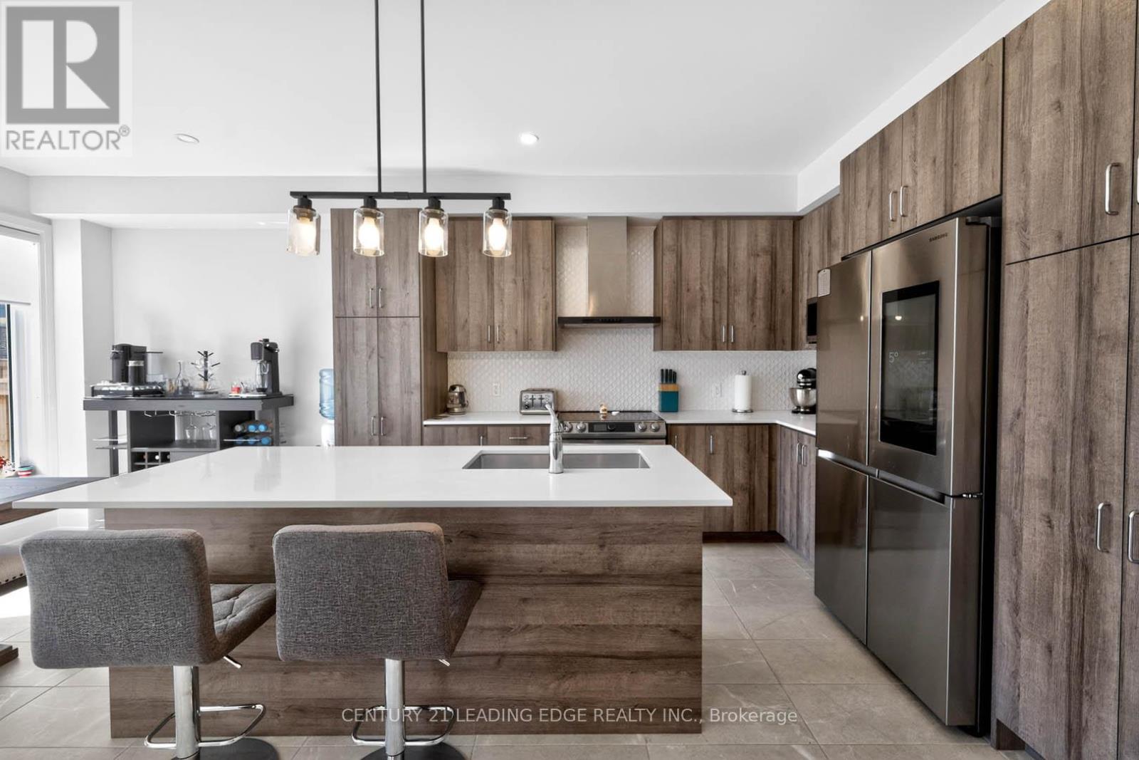 235 Ferragine Crescent, Bradford West Gwillimbury, Ontario  L3Z 4K1 - Photo 13 - N12980104