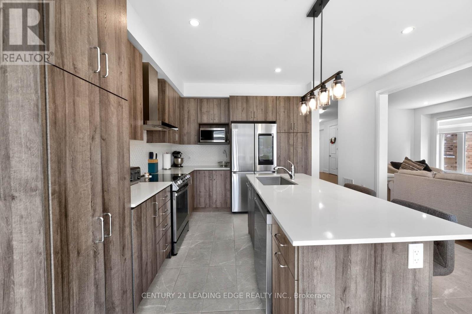 235 Ferragine Crescent, Bradford West Gwillimbury, Ontario  L3Z 4K1 - Photo 14 - N12980104