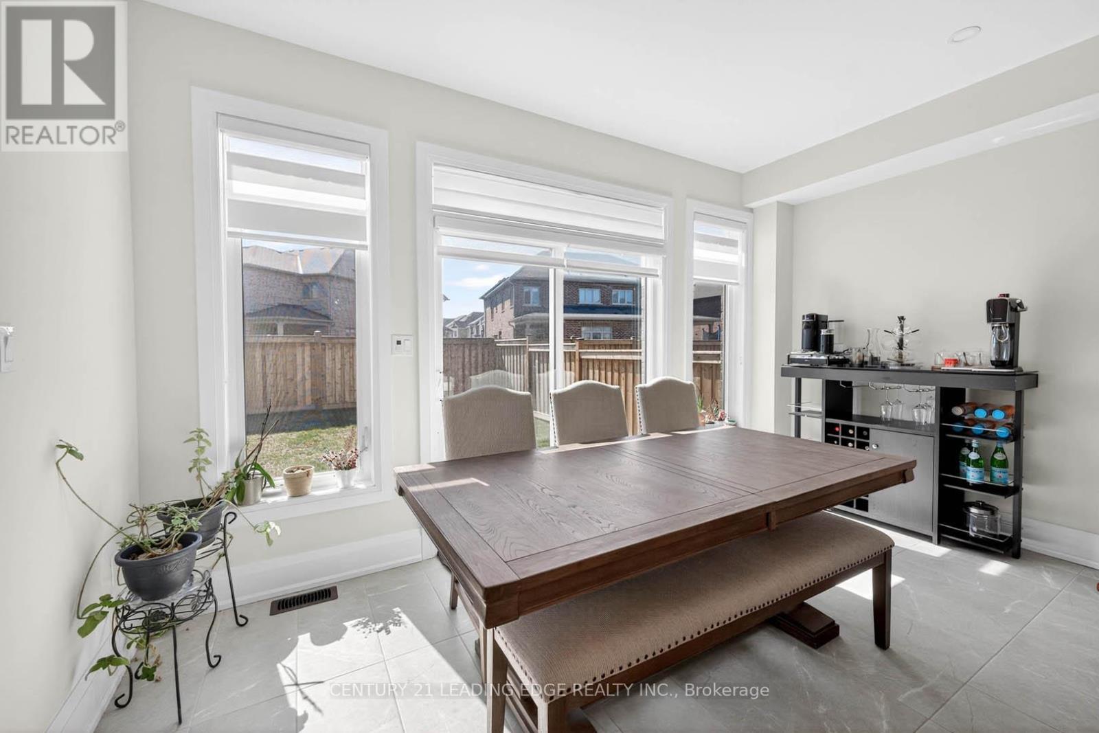 235 Ferragine Crescent, Bradford West Gwillimbury, Ontario  L3Z 4K1 - Photo 15 - N12980104