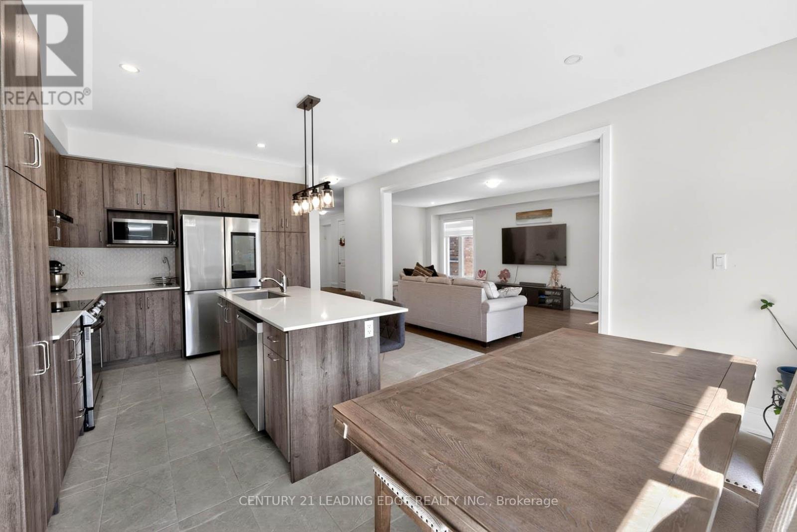 235 Ferragine Crescent, Bradford West Gwillimbury, Ontario  L3Z 4K1 - Photo 16 - N12980104