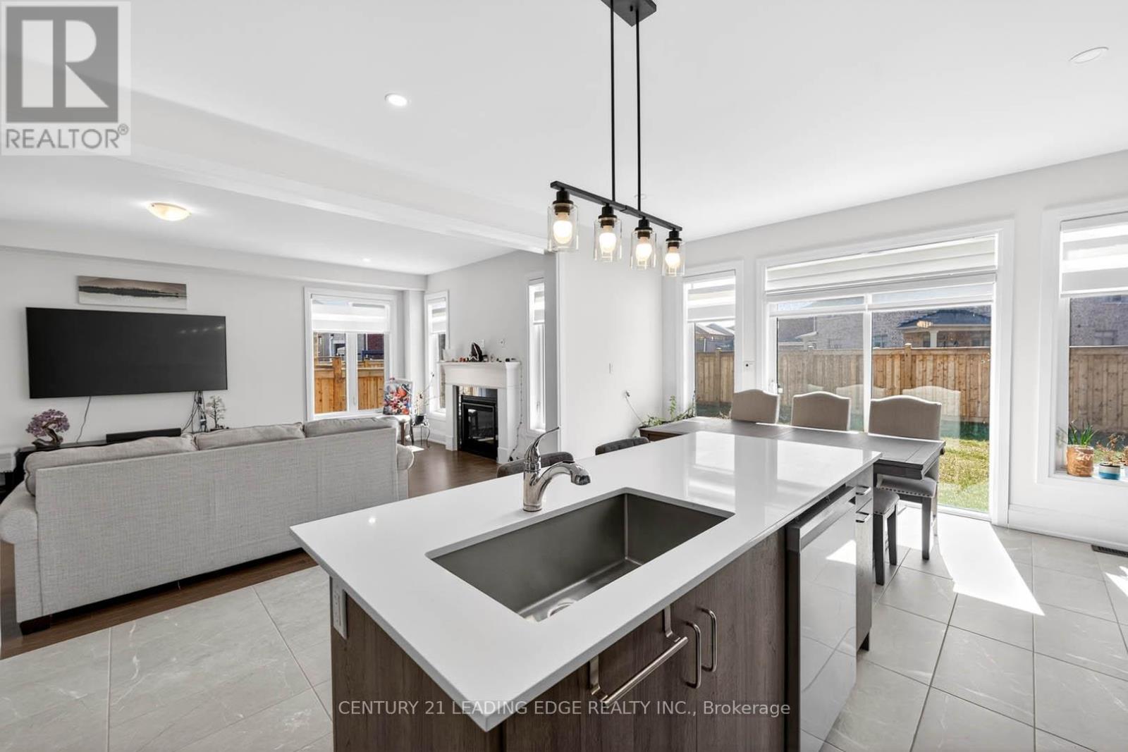 235 Ferragine Crescent, Bradford West Gwillimbury, Ontario  L3Z 4K1 - Photo 17 - N12980104