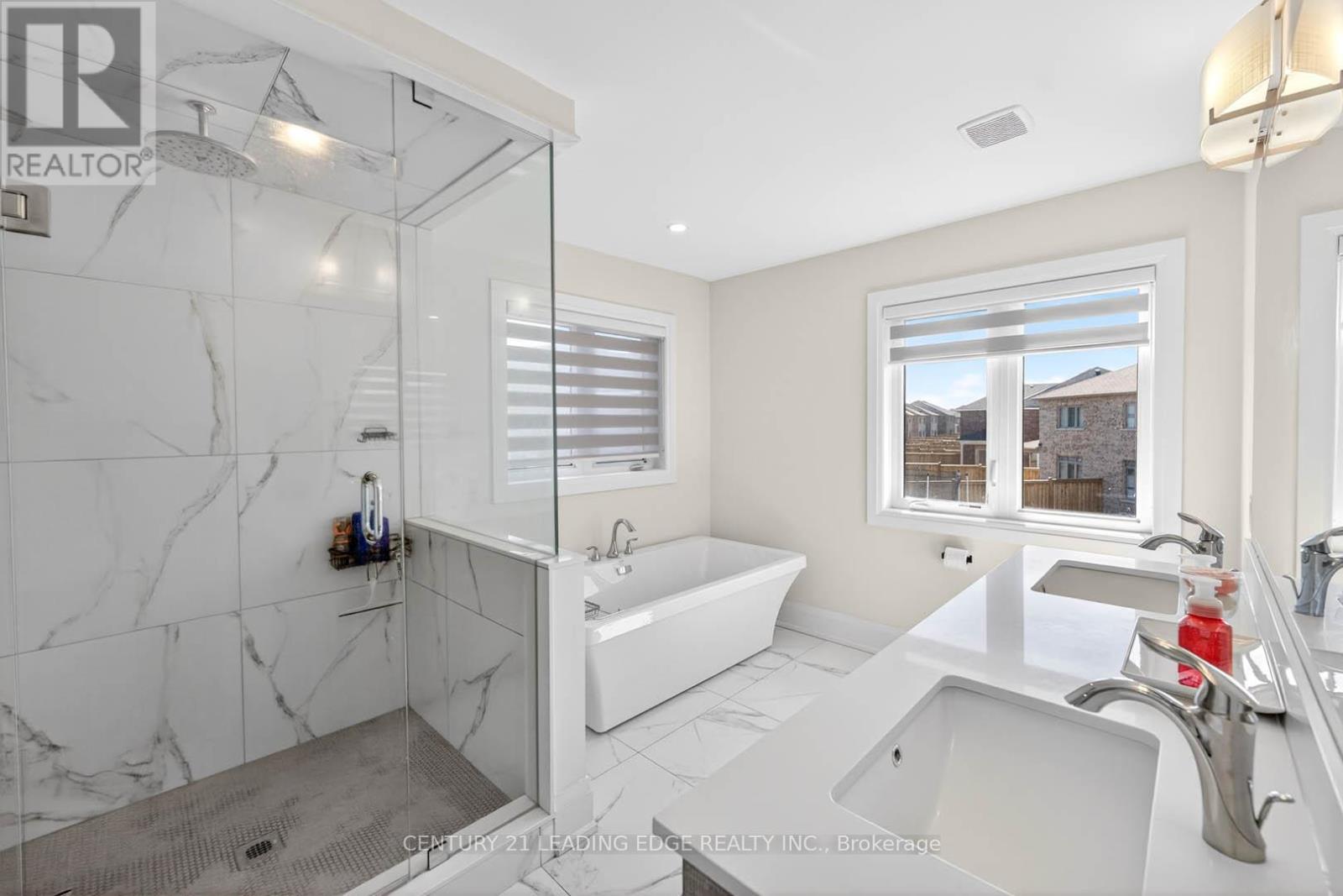 235 Ferragine Crescent, Bradford West Gwillimbury, Ontario  L3Z 4K1 - Photo 24 - N12980104