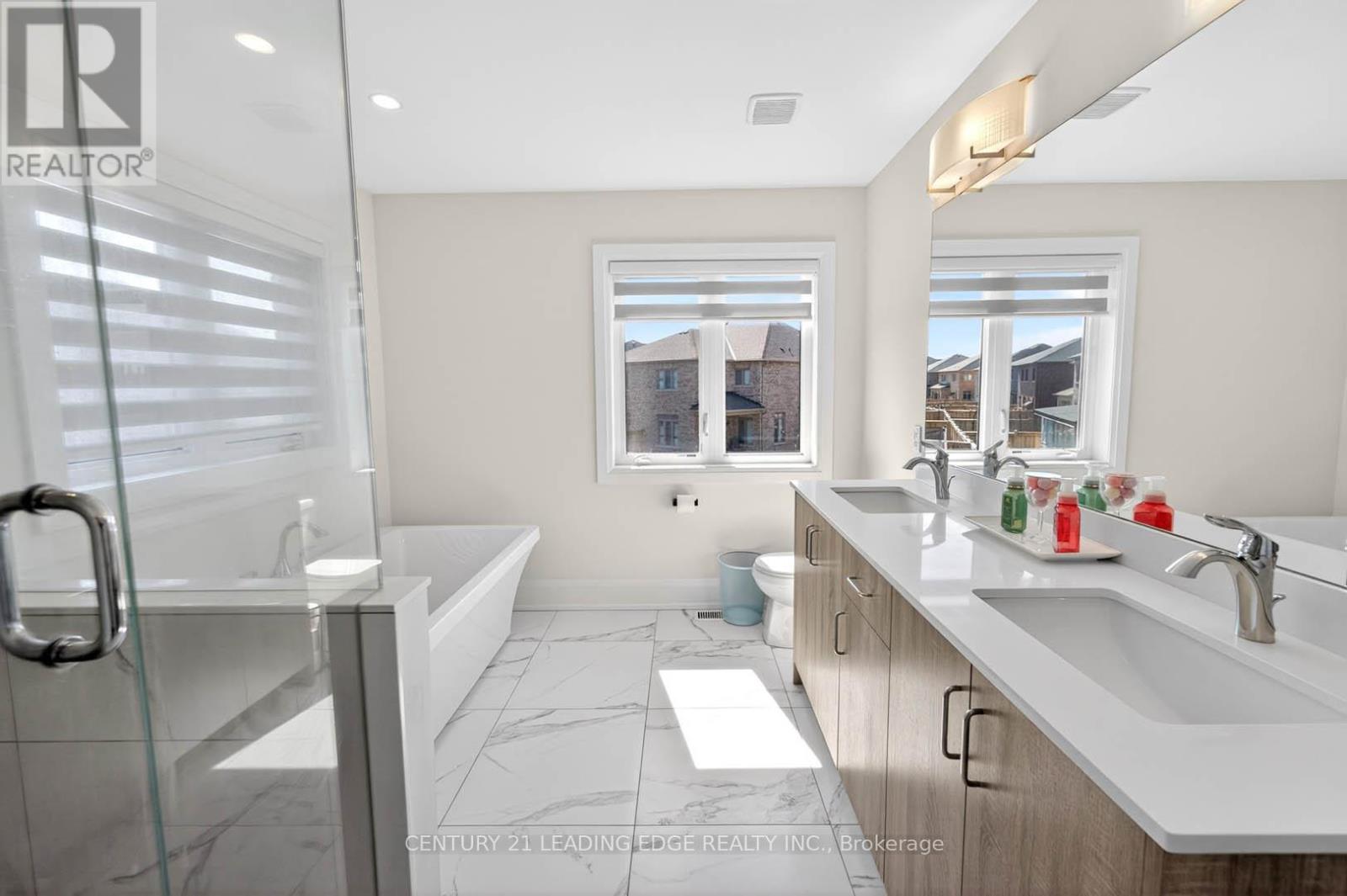 235 Ferragine Crescent, Bradford West Gwillimbury, Ontario  L3Z 4K1 - Photo 25 - N12980104