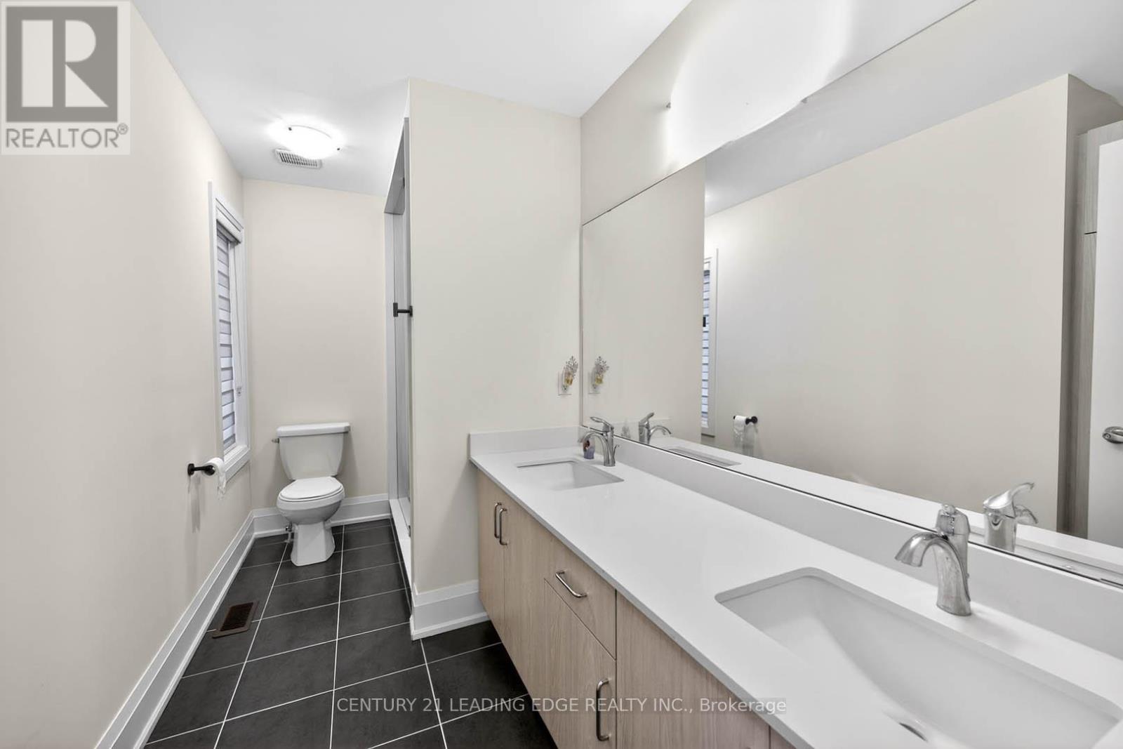 235 Ferragine Crescent, Bradford West Gwillimbury, Ontario  L3Z 4K1 - Photo 32 - N12980104