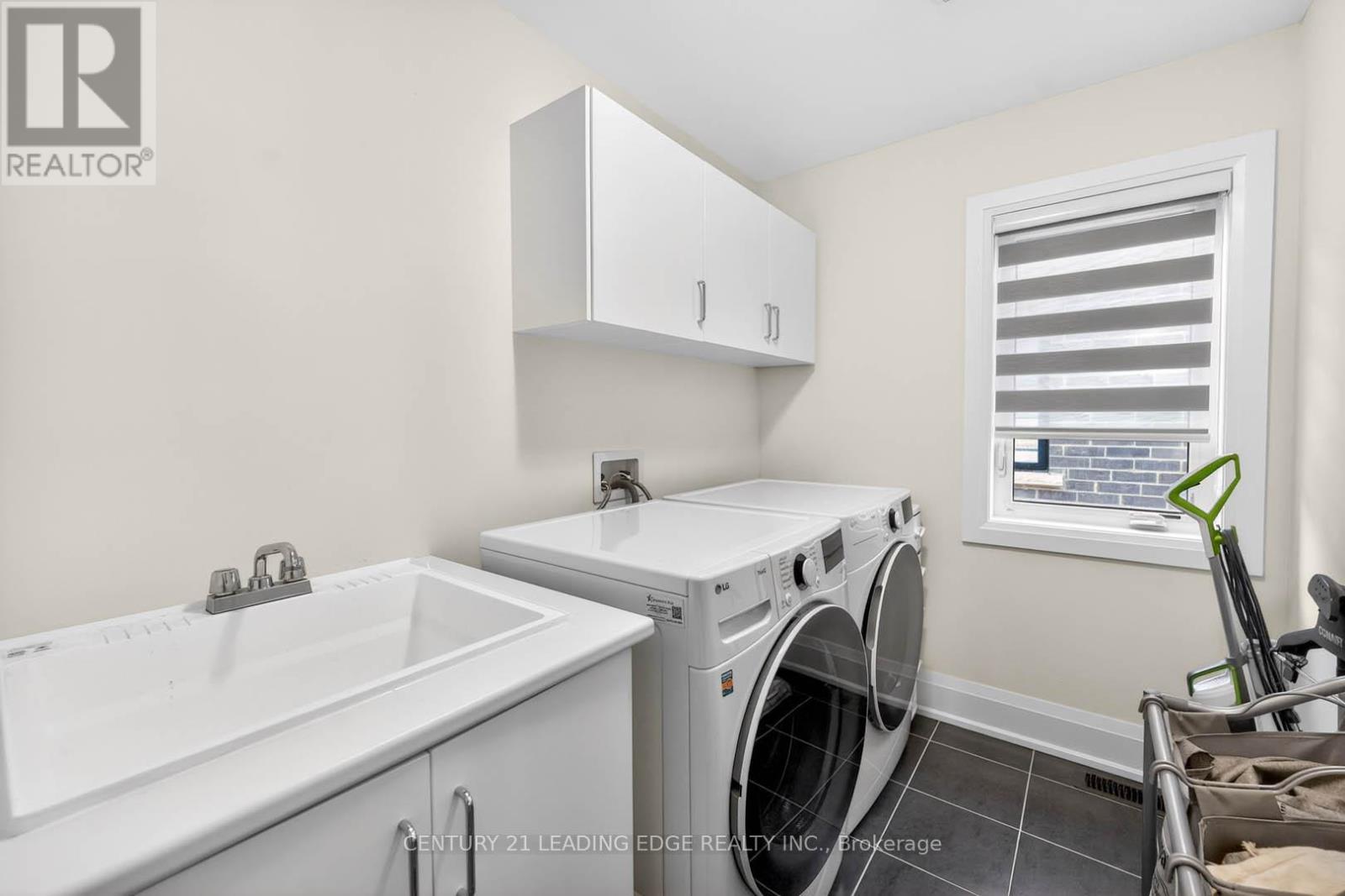 235 Ferragine Crescent, Bradford West Gwillimbury, Ontario  L3Z 4K1 - Photo 35 - N12980104