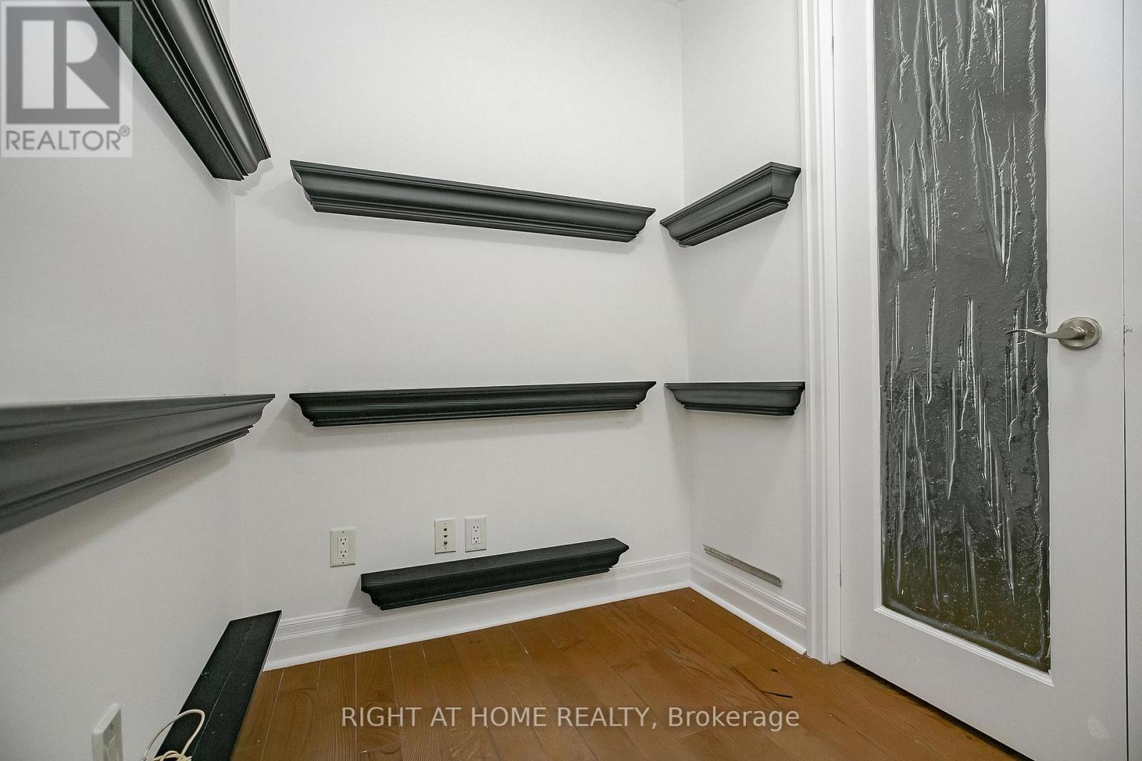 217 - 2119 Lake Shore Boulevard W, Toronto, Ontario  M8V 4E8 - Photo 27 - W12821288