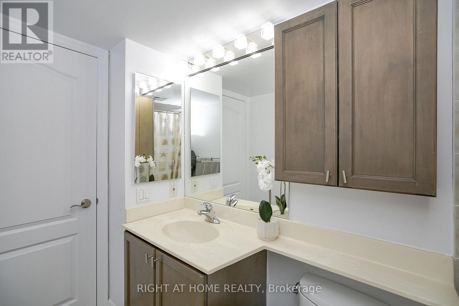 217 - 2119 Lake Shore Boulevard W, Toronto, Ontario  M8V 4E8 - Photo 33 - W12821288