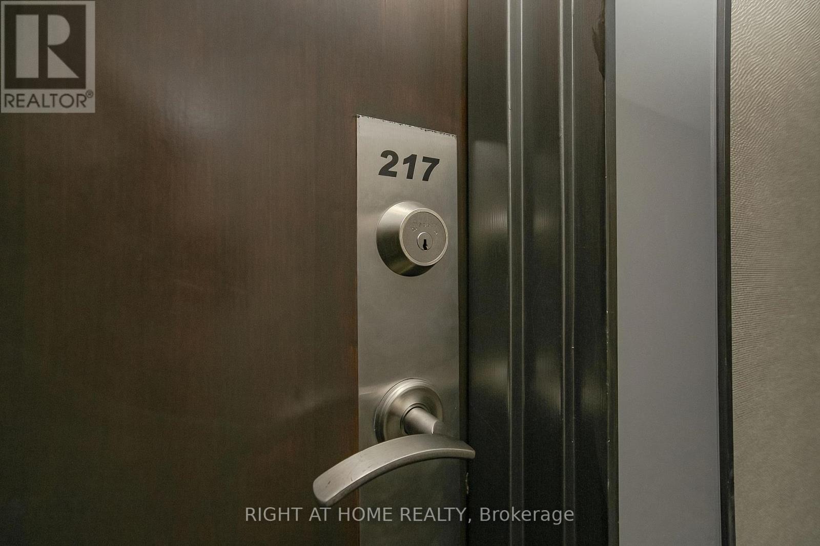 217 - 2119 Lake Shore Boulevard W, Toronto, Ontario  M8V 4E8 - Photo 11 - W12821288