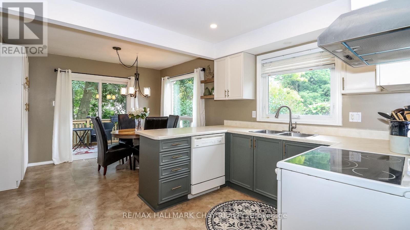 14 Autumn Lane, Barrie (Allandale Heights), Ontario  L4N 6G8 - Photo 17 - S12980092