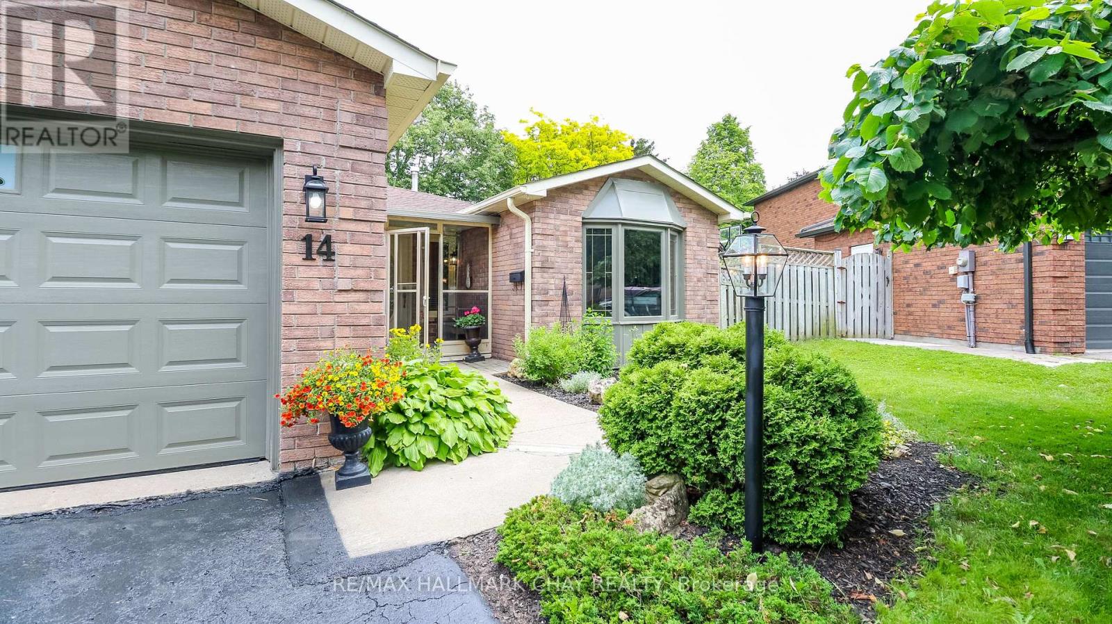 14 Autumn Lane, Barrie (Allandale Heights), Ontario  L4N 6G8 - Photo 2 - S12980092