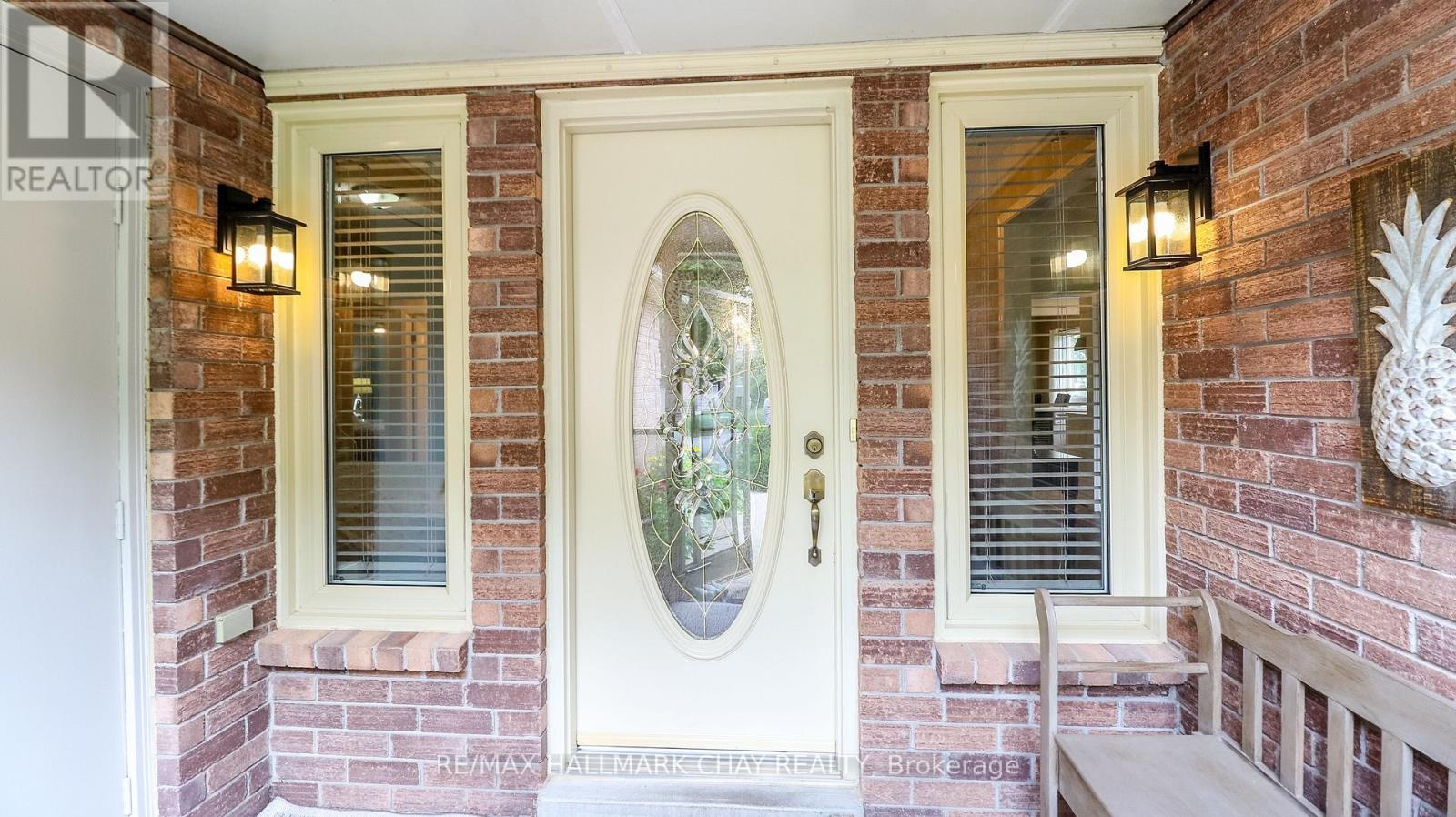 14 Autumn Lane, Barrie (Allandale Heights), Ontario  L4N 6G8 - Photo 4 - S12980092