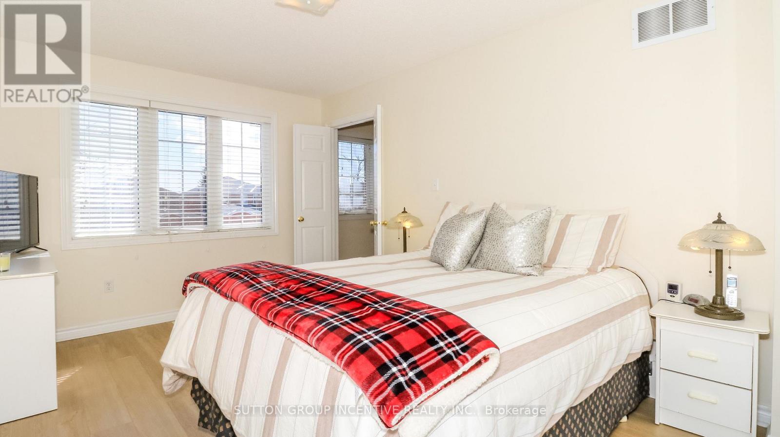 62 Birchwood Drive, Barrie (East Bayfield), Ontario  L4M 6X8 - Photo 15 - S12980128