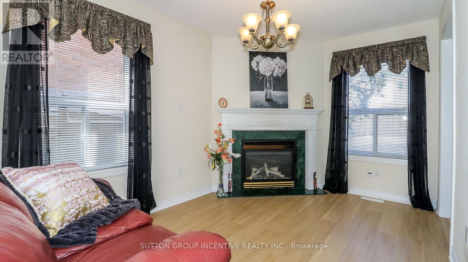 62 Birchwood Drive, Barrie (East Bayfield), Ontario  L4M 6X8 - Photo 7 - S12980128