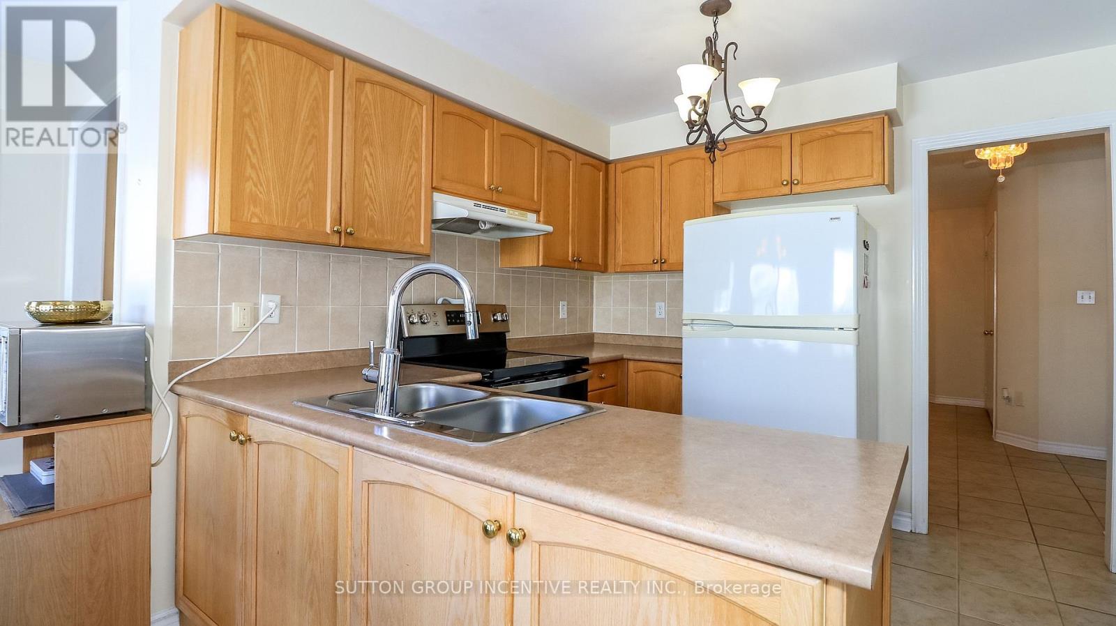 62 Birchwood Drive, Barrie (East Bayfield), Ontario  L4M 6X8 - Photo 9 - S12980128