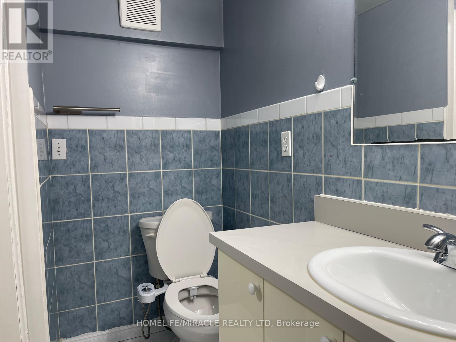 3337 Jolliffe Avenue, Mississauga (Malton), Ontario  L4T 1V6 - Photo 11 - W12980076