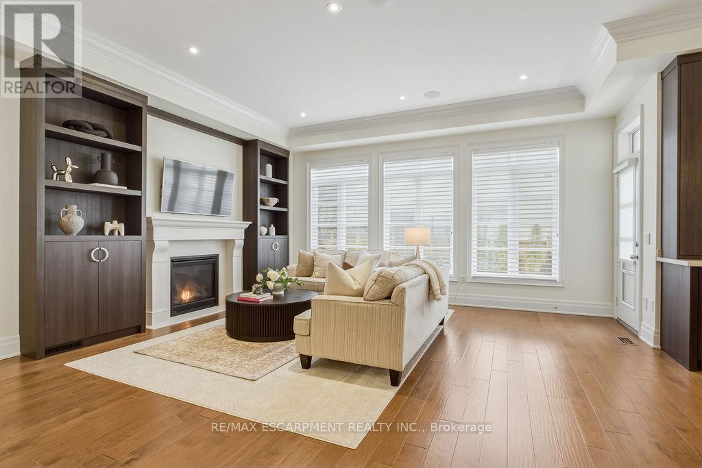 343 Tudor Avenue, Oakville, Ontario  L6K 2V5 - Photo 10 - W12980110