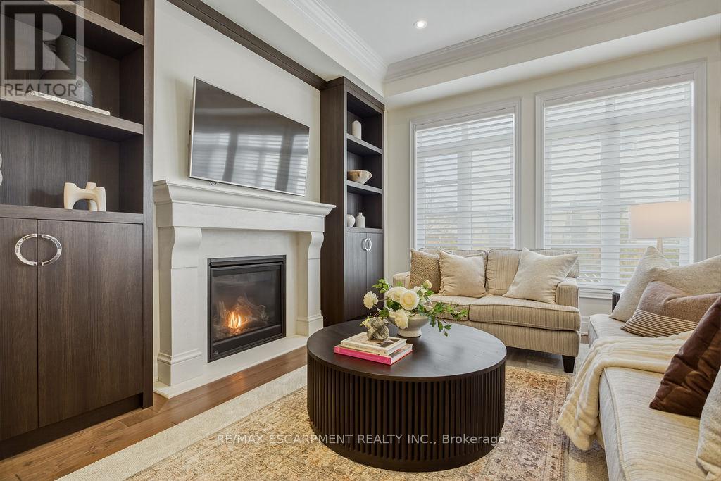 343 Tudor Avenue, Oakville, Ontario  L6K 2V5 - Photo 11 - W12980110