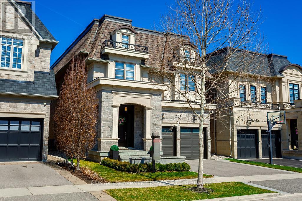 343 Tudor Avenue, Oakville, Ontario  L6K 2V5 - Photo 2 - W12980110