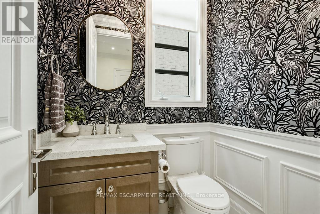 343 Tudor Avenue, Oakville, Ontario  L6K 2V5 - Photo 20 - W12980110