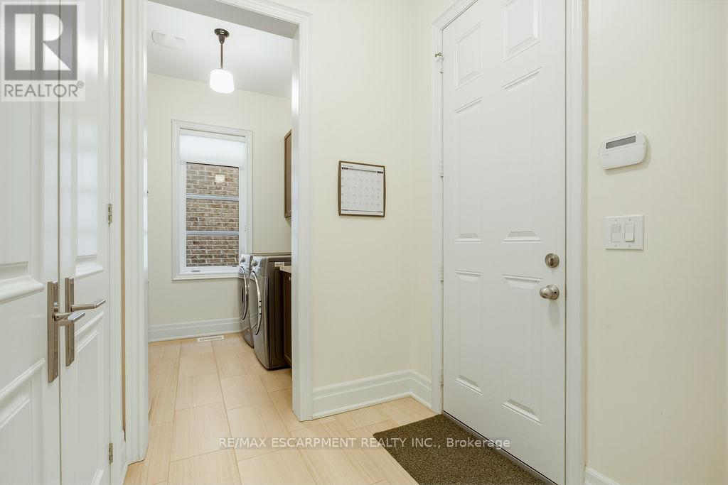 343 Tudor Avenue, Oakville, Ontario  L6K 2V5 - Photo 21 - W12980110