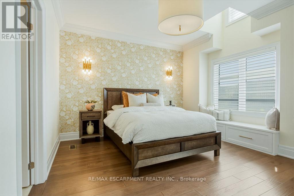 343 Tudor Avenue, Oakville, Ontario  L6K 2V5 - Photo 25 - W12980110