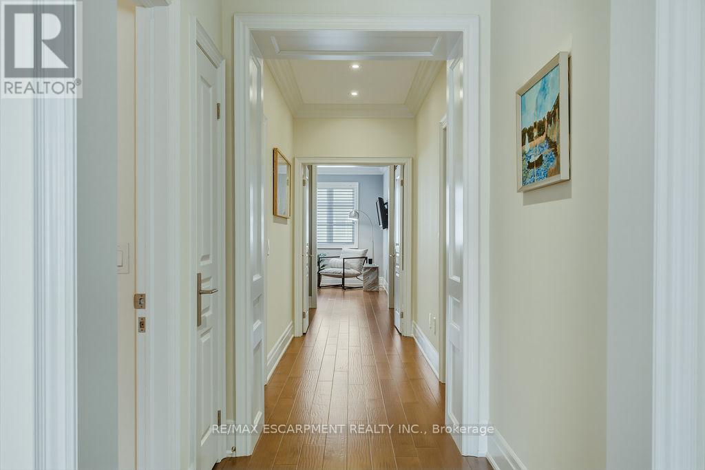 343 Tudor Avenue, Oakville, Ontario  L6K 2V5 - Photo 29 - W12980110