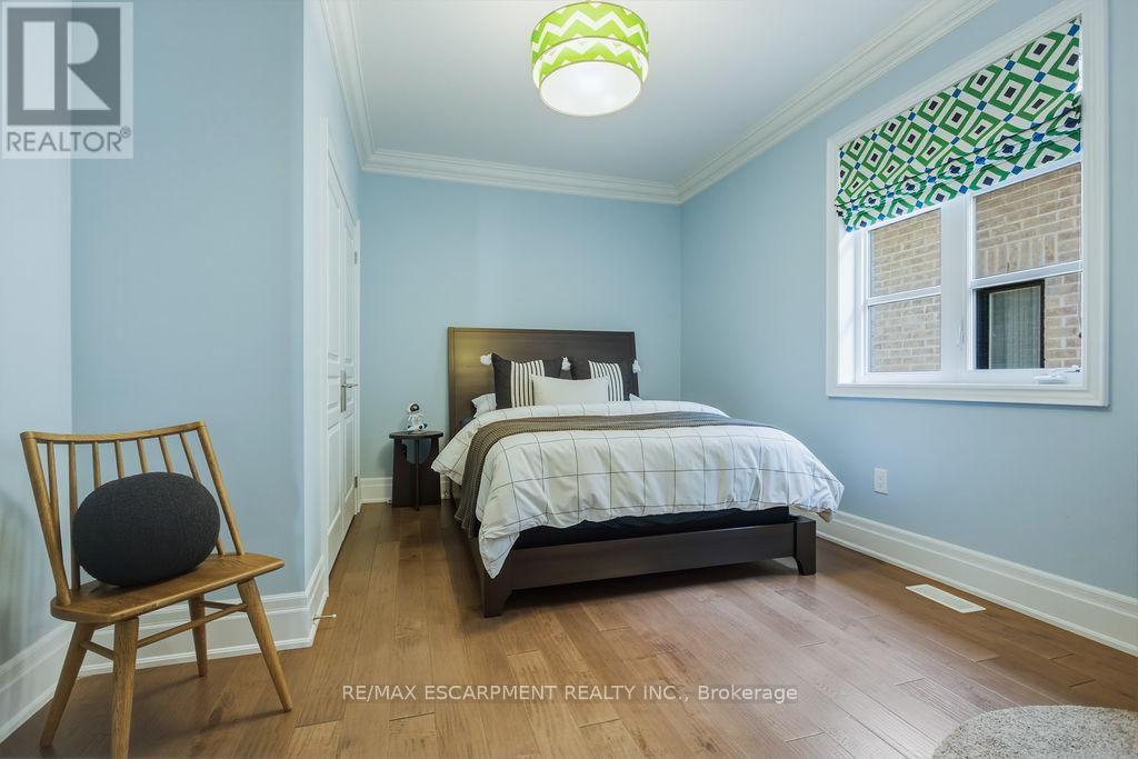 343 Tudor Avenue, Oakville, Ontario  L6K 2V5 - Photo 31 - W12980110