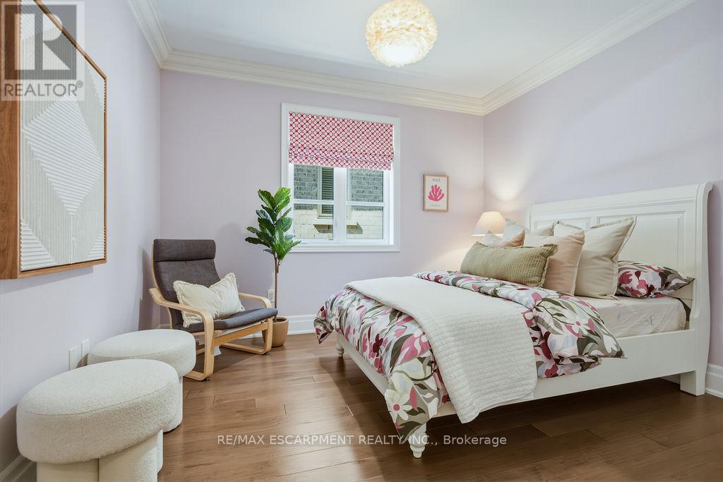 343 Tudor Avenue, Oakville, Ontario  L6K 2V5 - Photo 32 - W12980110