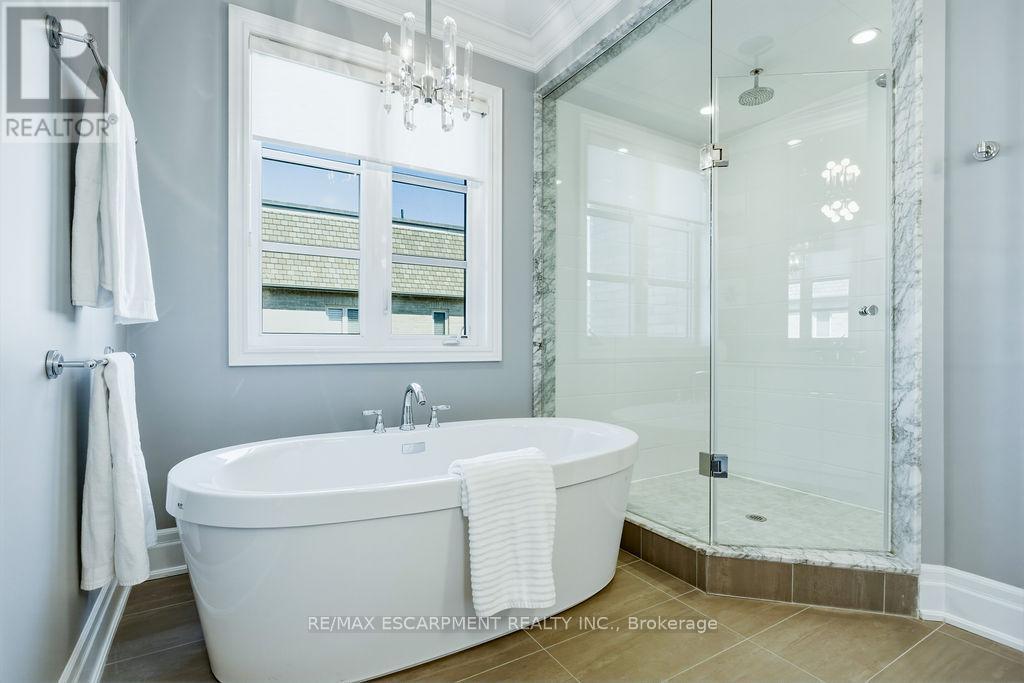 343 Tudor Avenue, Oakville, Ontario  L6K 2V5 - Photo 36 - W12980110