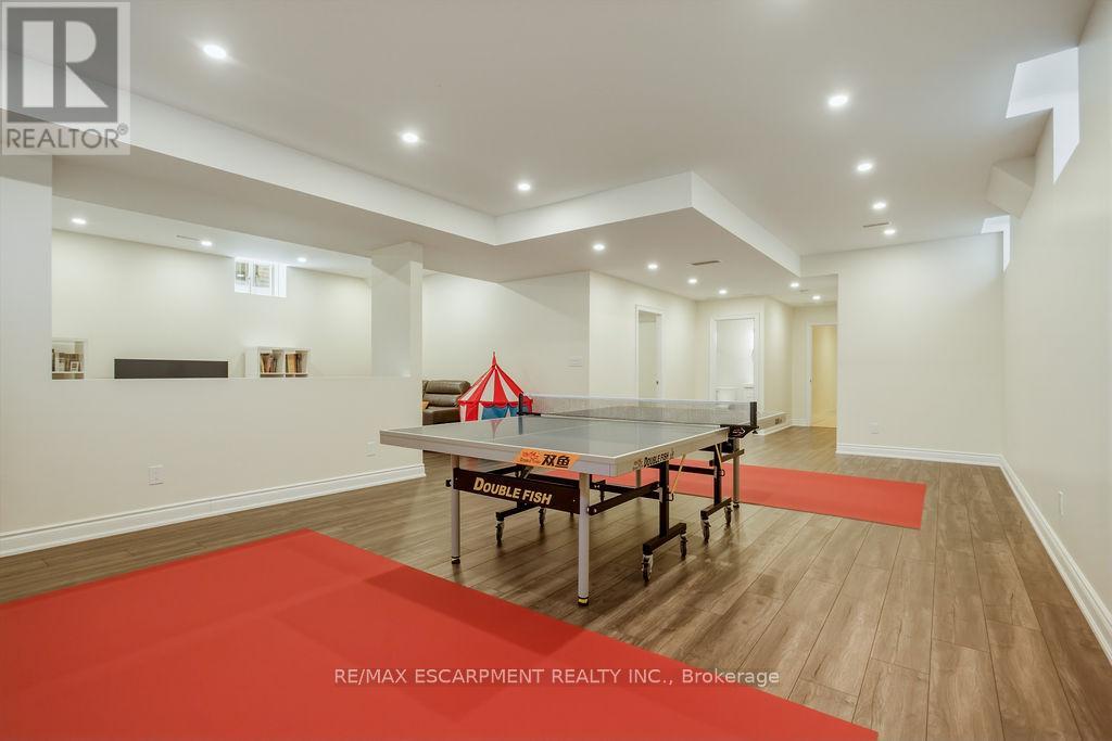 343 Tudor Avenue, Oakville, Ontario  L6K 2V5 - Photo 37 - W12980110