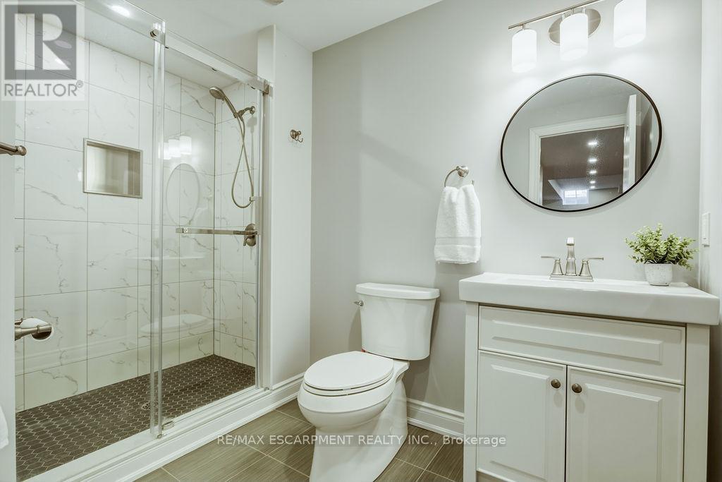 343 Tudor Avenue, Oakville, Ontario  L6K 2V5 - Photo 40 - W12980110