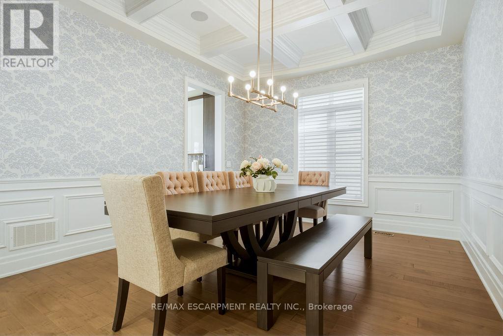 343 Tudor Avenue, Oakville, Ontario  L6K 2V5 - Photo 7 - W12980110