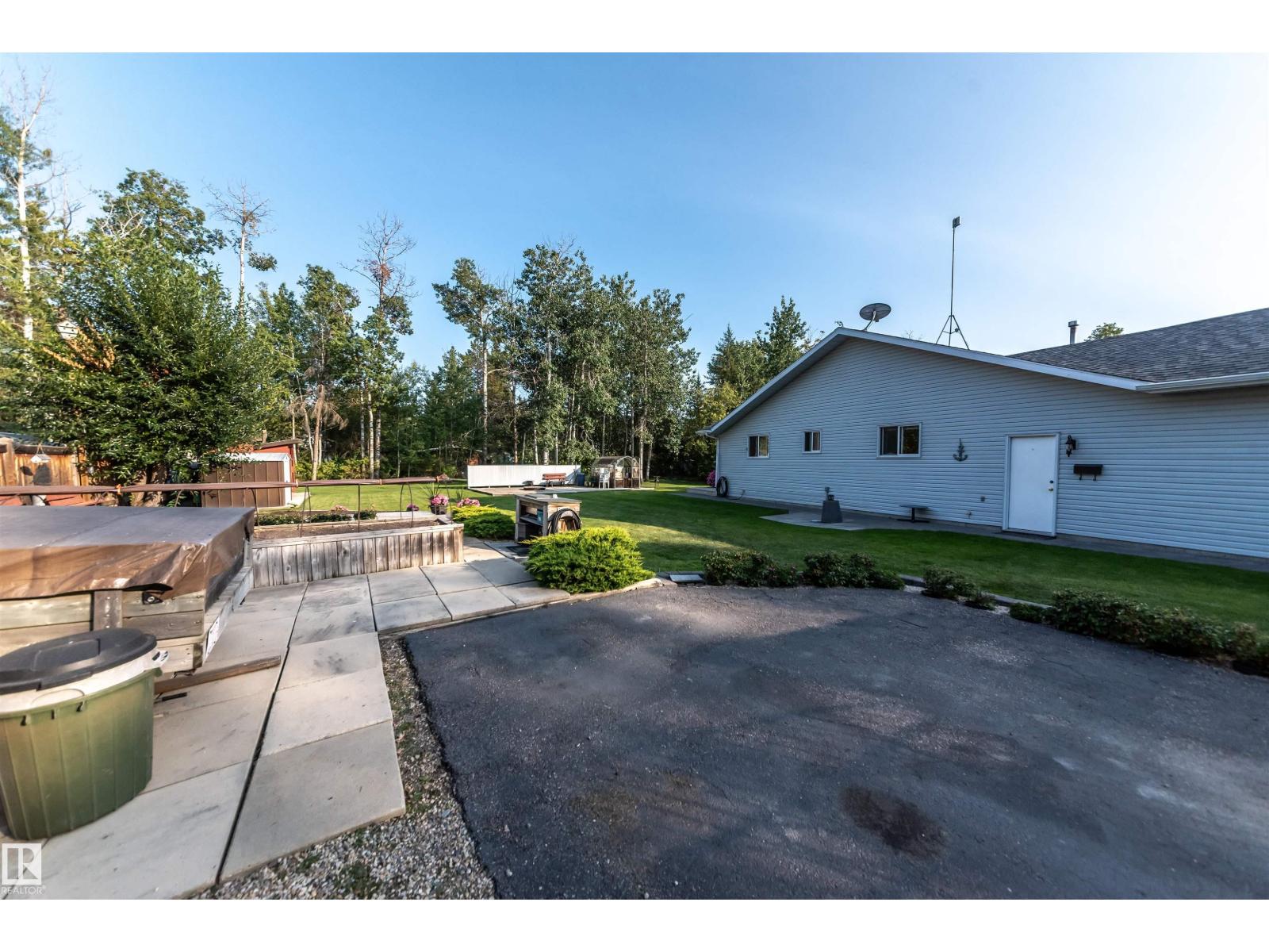 1087 10 St, Rural Lac Ste. Anne County, Alberta  T0E 1A0 - Photo 24 - E4474320