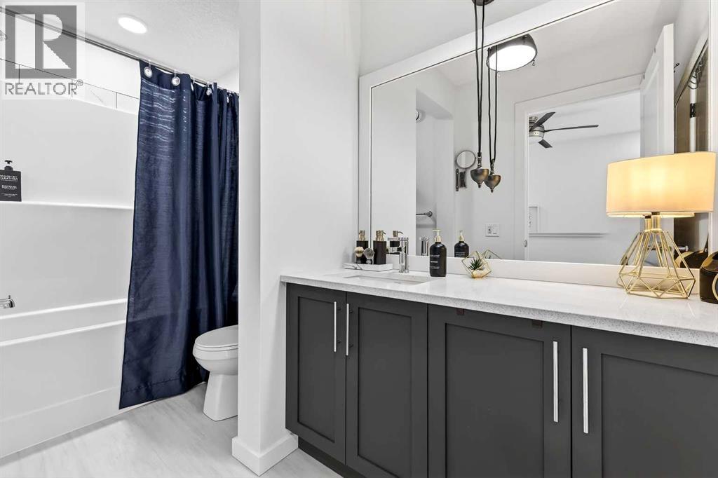 42 Heirloom Manor SE, Calgary, Alberta  T3S 0H2 - Photo 31 - A2297204