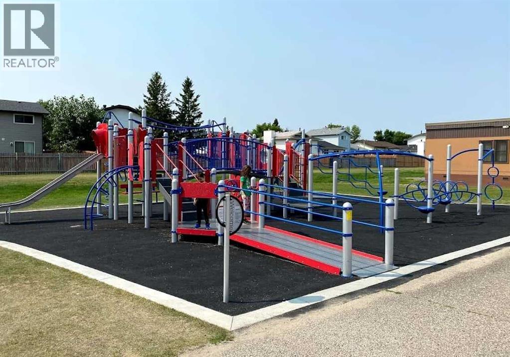 8 Castlepark Way Ne, Calgary, Alberta  T3J 1R8 - Photo 43 - A2298883