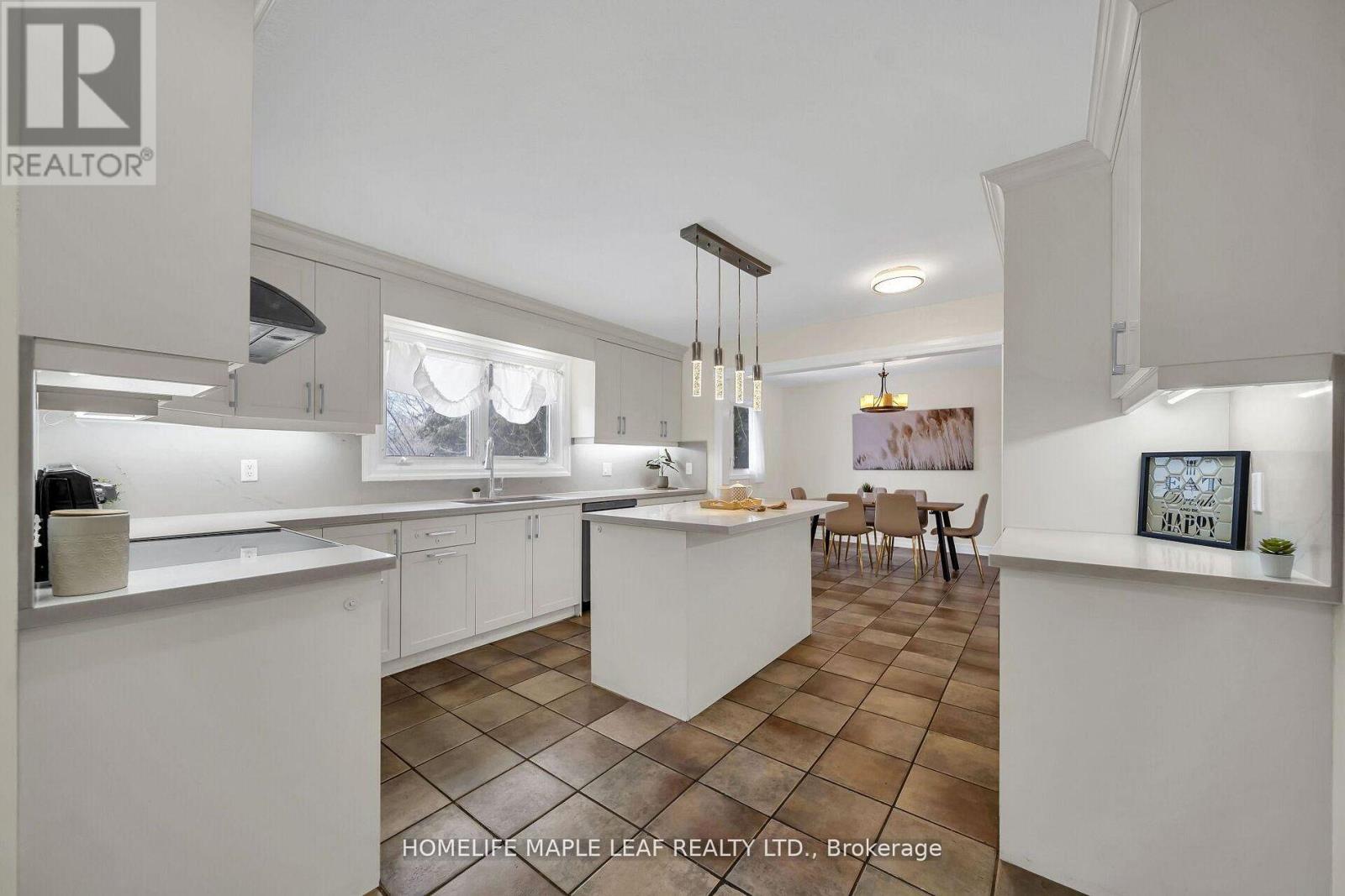 46 Chicopee Terrace, Kitchener, Ontario  N2A 1T4 - Photo 12 - X12980086