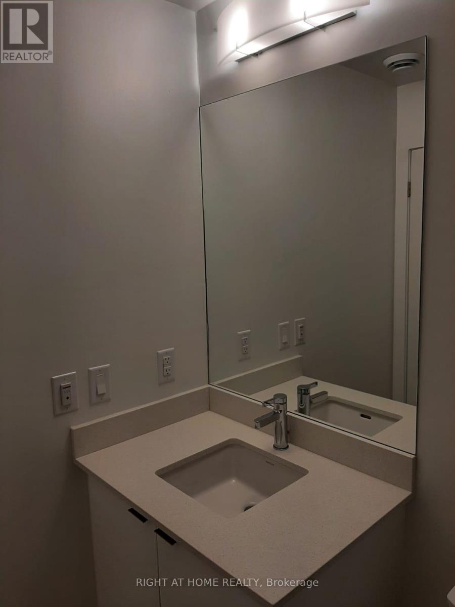 316 - 55 Duke Street, Kitchener, Ontario  N2H 0C9 - Photo 12 - X12980108