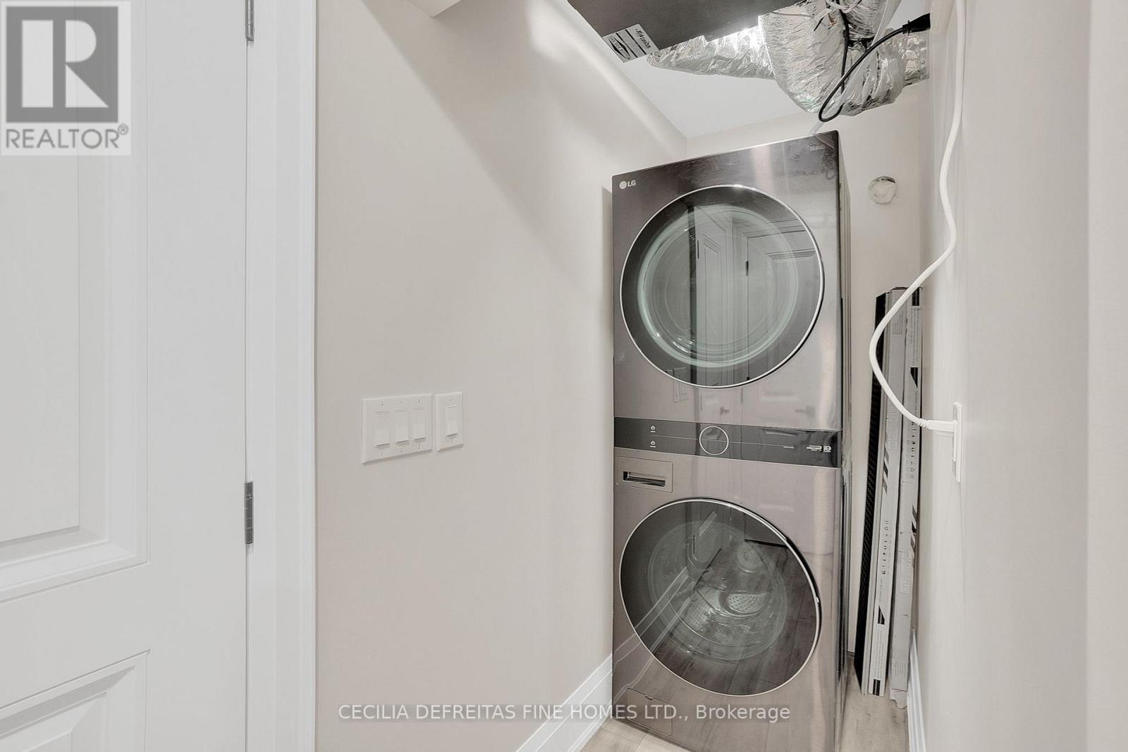 70 Haverson Boulevard, Toronto, Ontario  M6M 3J9 - Photo 22 - W12893362