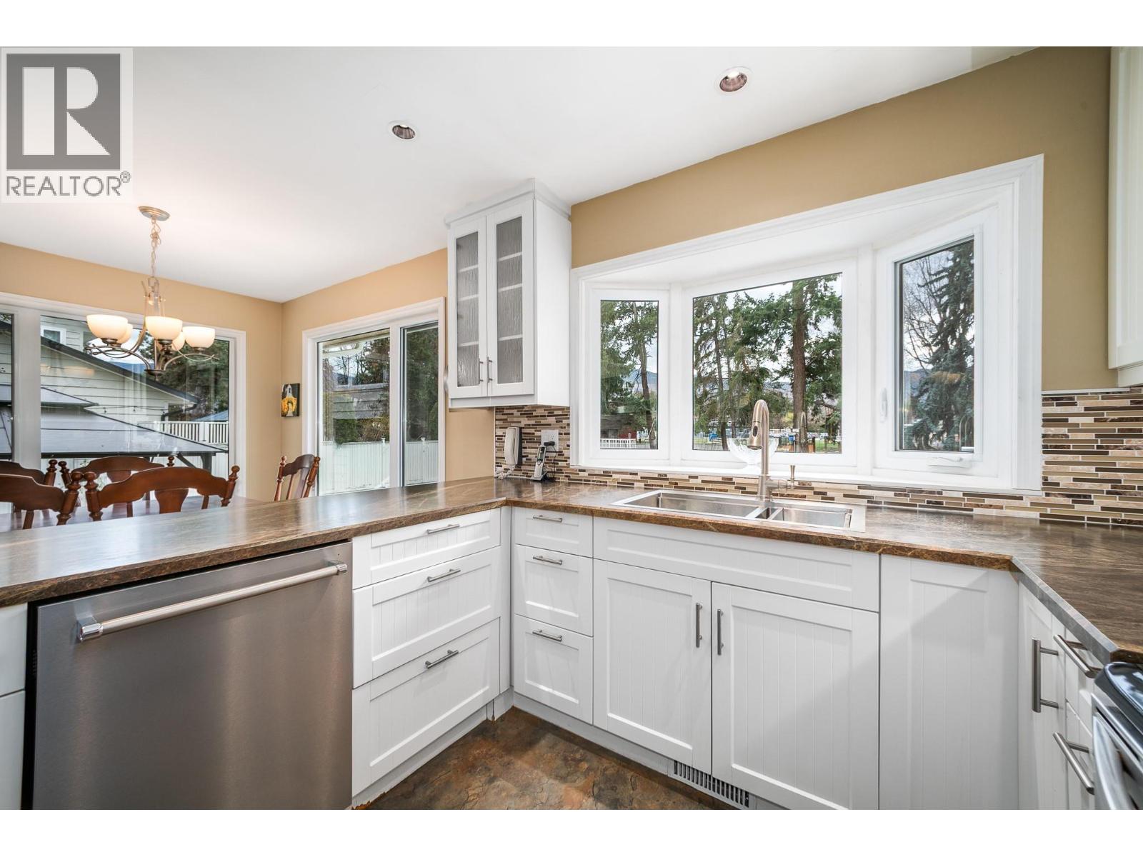 561 Brome Crescent, Kelowna, British Columbia  V1W 2M5 - Photo 17 - 10382409