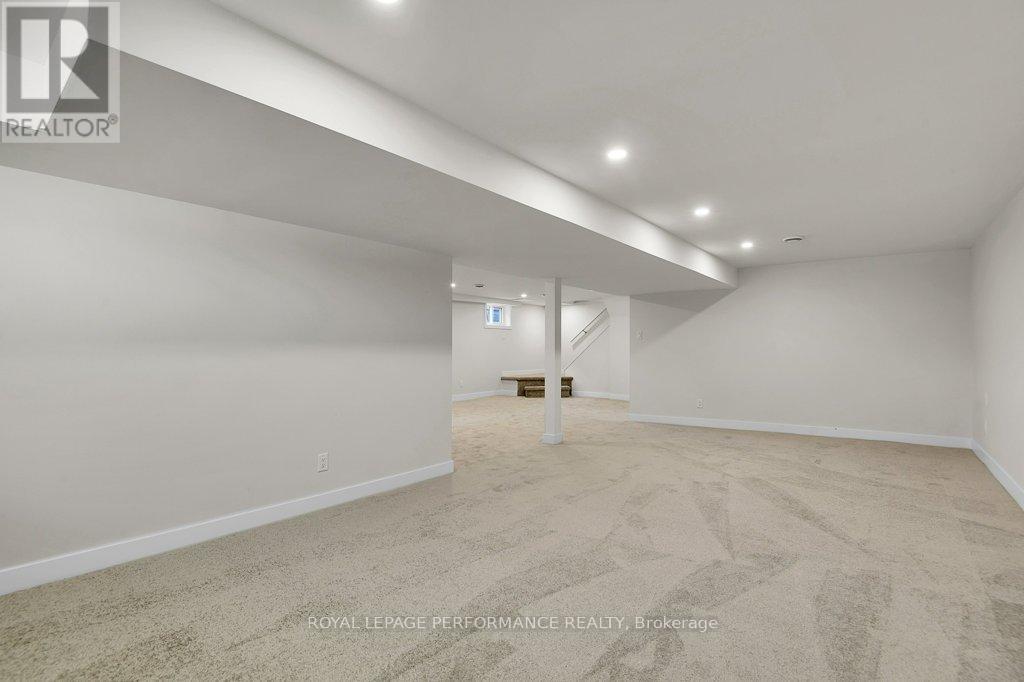 624 Clarke Avenue, Ottawa, Ontario  K1K 0Y7 - Photo 33 - X12882826