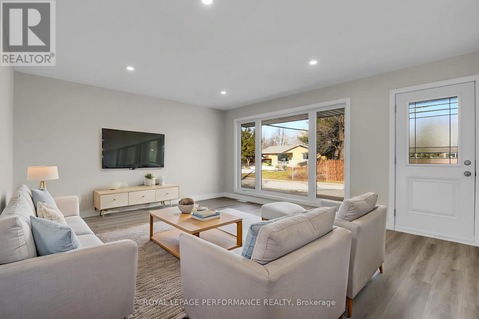 624 Clarke Avenue, Ottawa, Ontario  K1K 0Y7 - Photo 5 - X12882826