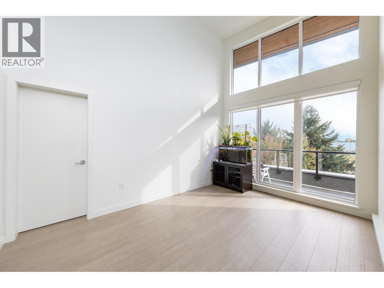 607 7588 16th Street, Burnaby, British Columbia  V3N 0H8 - Photo 5 - R3109611