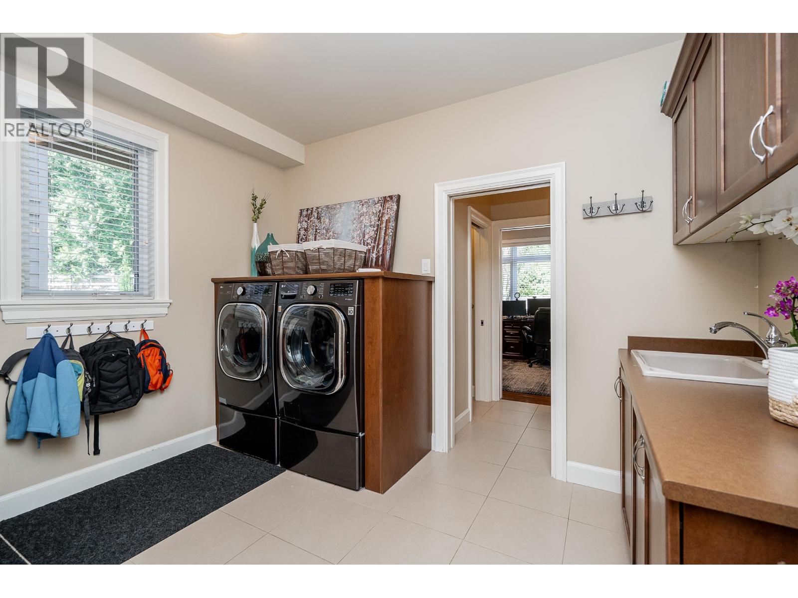 3361 Scotch Pine Avenue, Coquitlam, British Columbia  V3E 0C4 - Photo 19 - R3109626