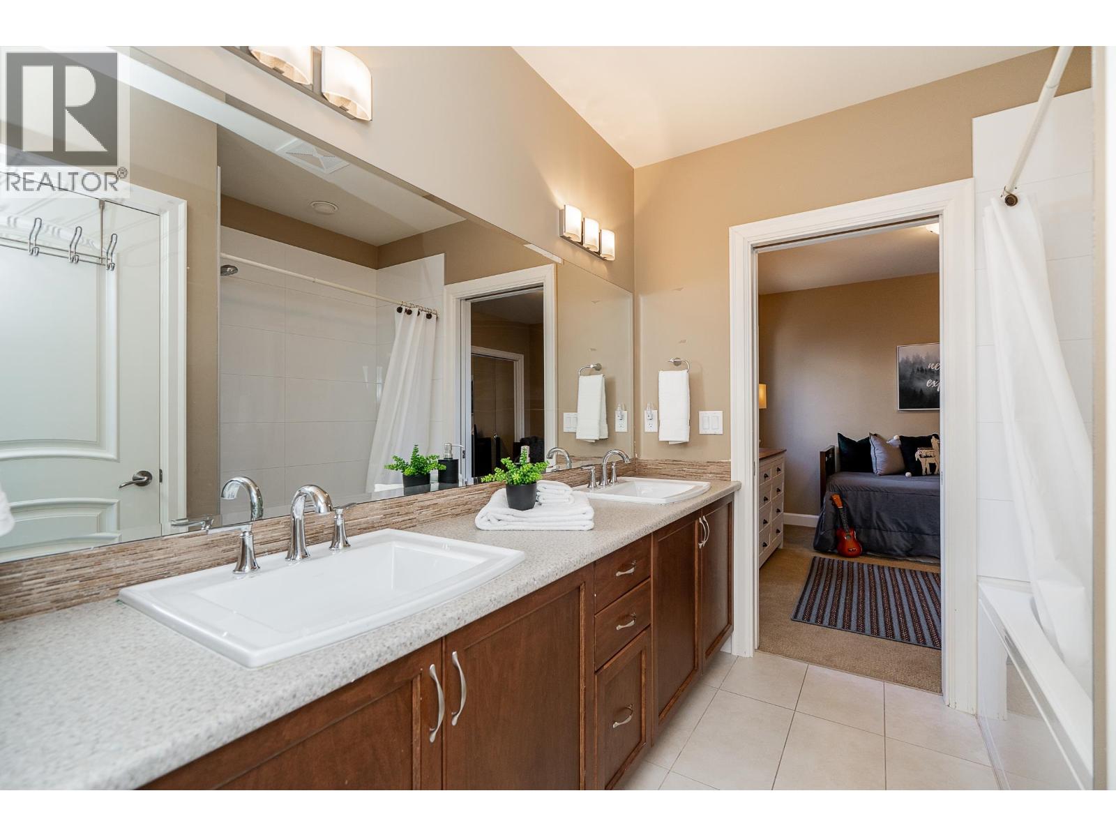 3361 Scotch Pine Avenue, Coquitlam, British Columbia  V3E 0C4 - Photo 24 - R3109626