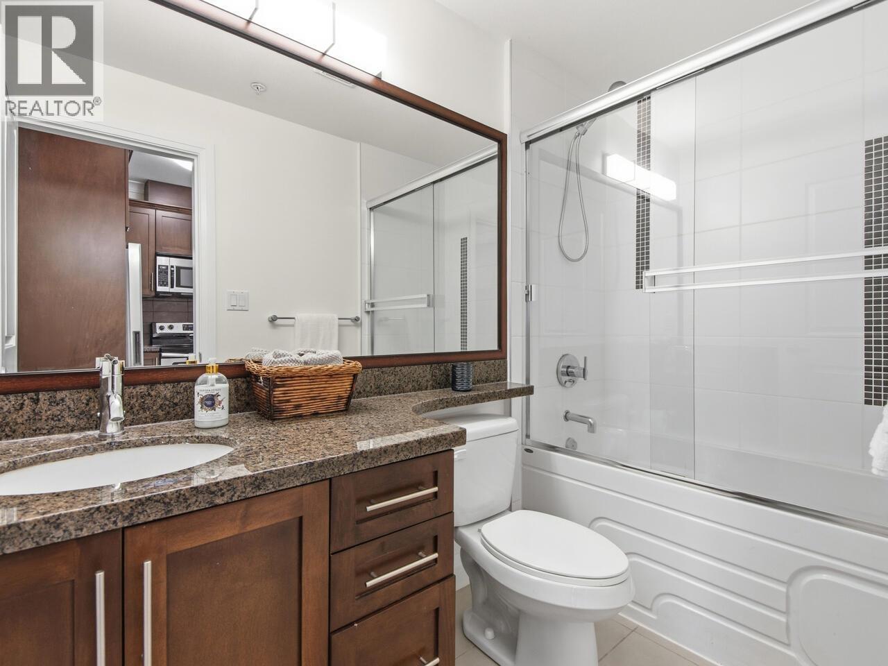 114 5588 Patterson, Burnaby, British Columbia  V5H 0A7 - Photo 11 - R3109583