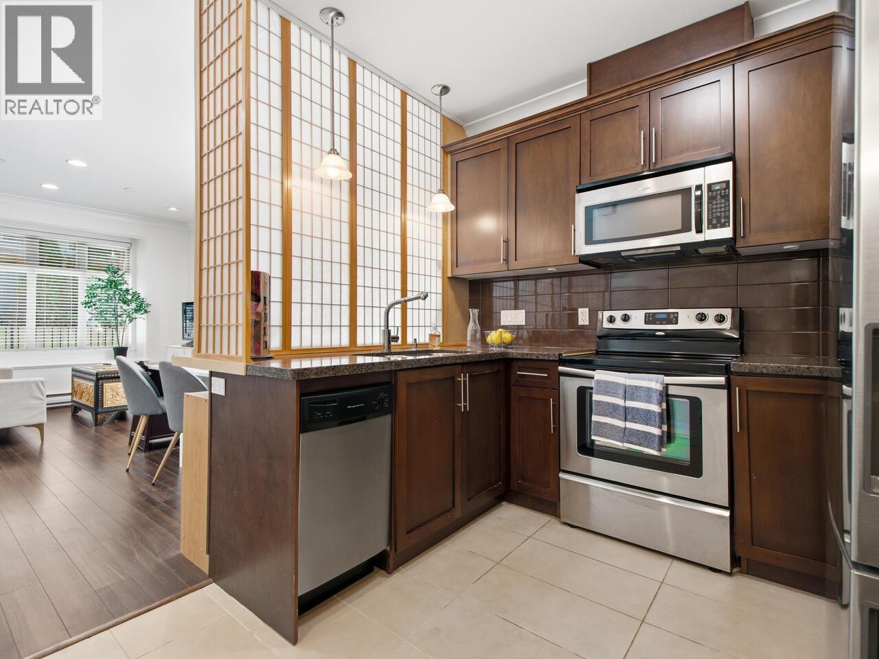 114 5588 Patterson, Burnaby, British Columbia  V5H 0A7 - Photo 8 - R3109583