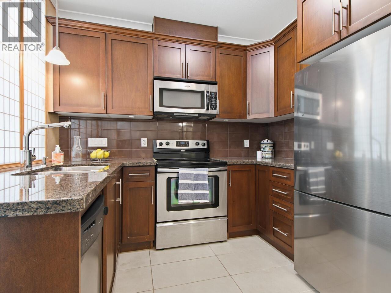 114 5588 Patterson, Burnaby, British Columbia  V5H 0A7 - Photo 7 - R3109583