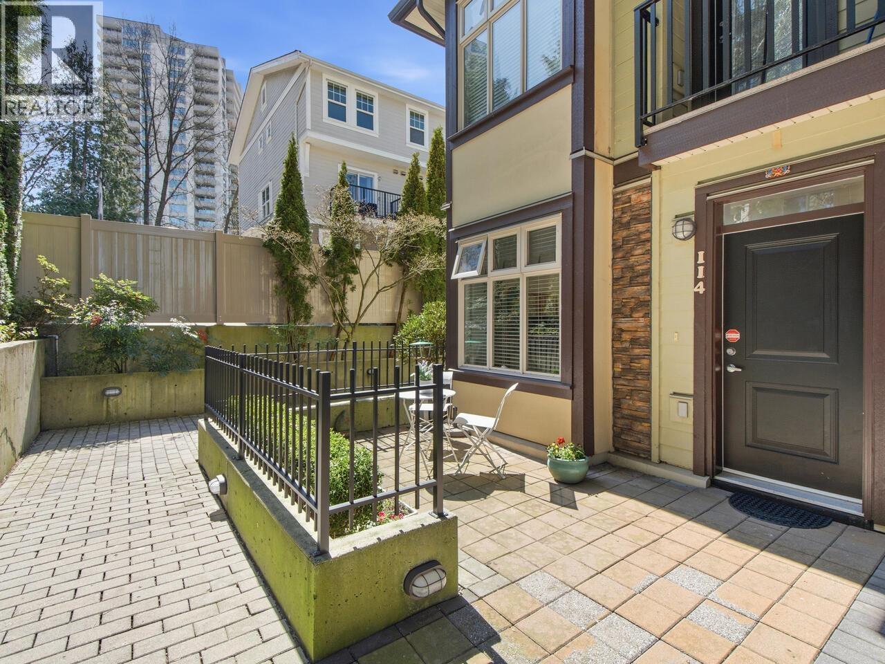 114 5588 Patterson, Burnaby, British Columbia  V5H 0A7 - Photo 2 - R3109583